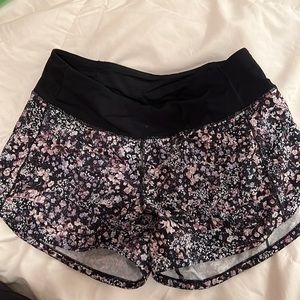 Lulu lemon pattern shorts. Perfect condition
